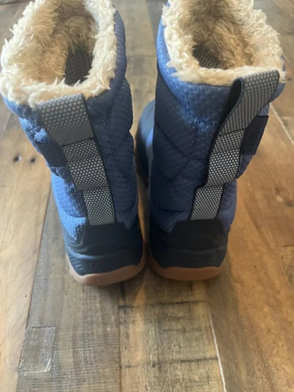 NWOT L.L. Bean Kids' Access Winter Pull-On Boots in Carbon Navy Blue Size 4